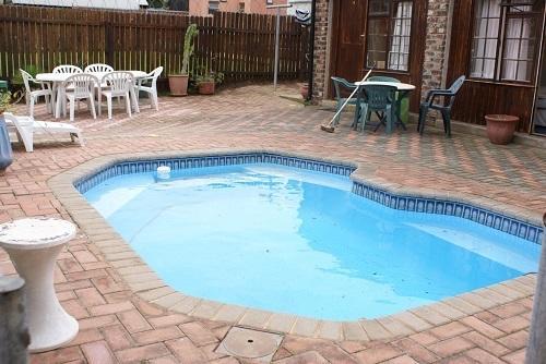 Jeffreys Bay Backpackers Albergue Exterior foto